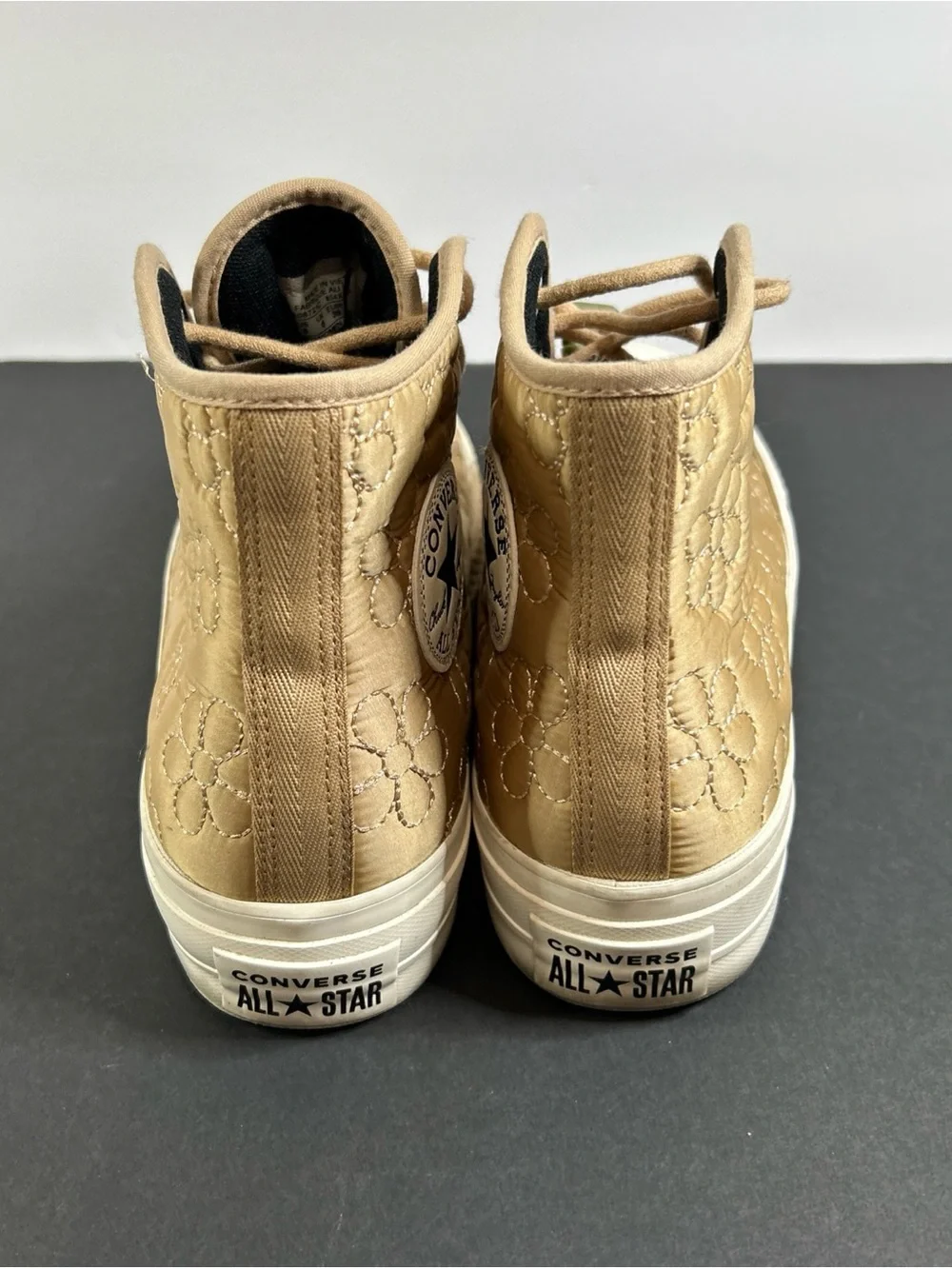 Converse Chuck Taylor size 8 high top epic dune quilted shoes - Picture 4 of 7